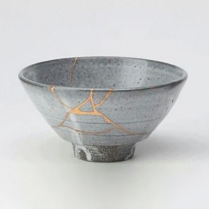 Tea_bowl_fixed_in_the_Kintsugi_method